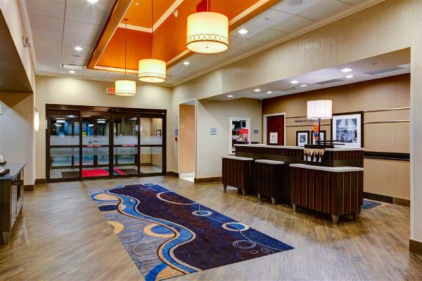 Hampton Inn & Suites Columbus - Columbus, MS