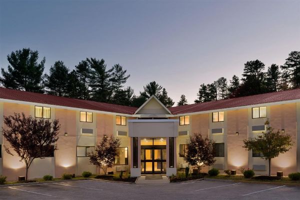 Days Inn By Wyndham Tamworth - Ossipee, NH
