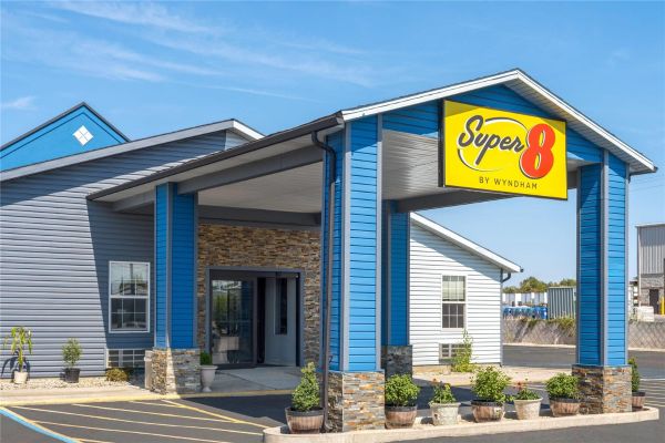 Super 8 By Wyndham Fort Wayne - Fort Wayne, IN