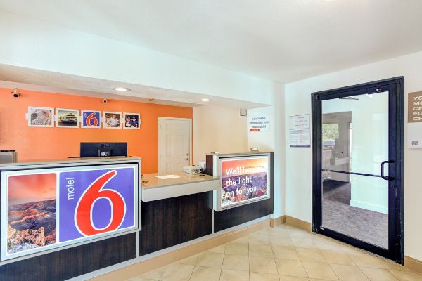 Motel 6 Dallas South - 댈러스