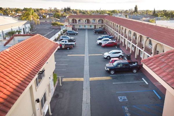 Rodeway Inn & Suites - Bellflower, CA