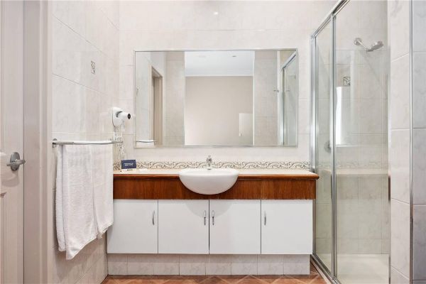 Quality Hotel Bayswater - Perth