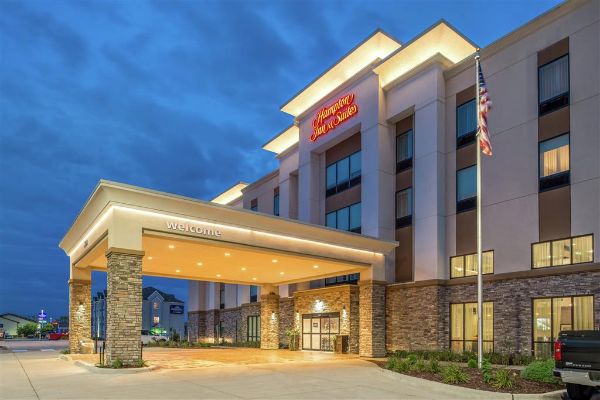 Hampton Inn & Suites Ames - Ames, IA
