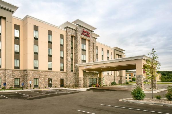 Hampton Inn And Suites Hudson - Hudson, WI