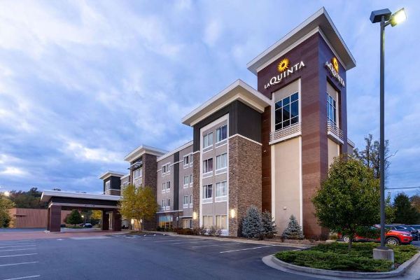 La Quinta Inn & Suites By Wyndham Morgantown - Morgantown, WV