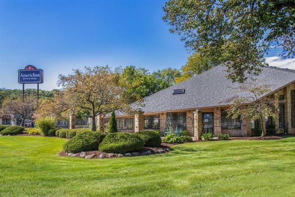 Americinn By Wyndham Delafield - Waukesha, WI