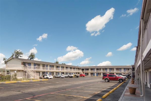 Motel 6 Fort Worth Seminary - Fort Worth, TX