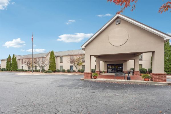 Quality Inn And Suites Dawsonville - Dahlonega, GA