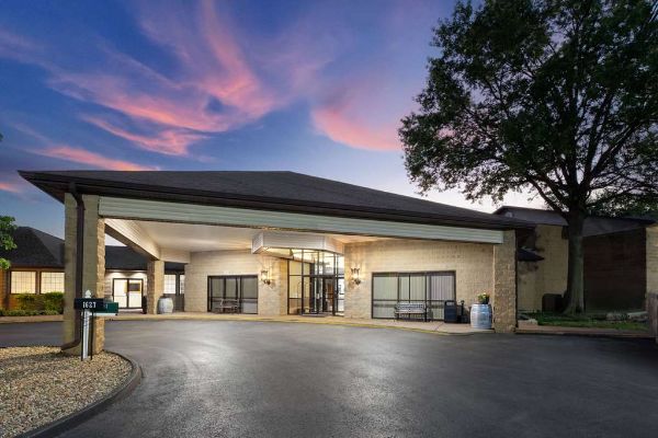Mo Baymont Inn And Suites By Wyndham Farmington - Farmington, MO