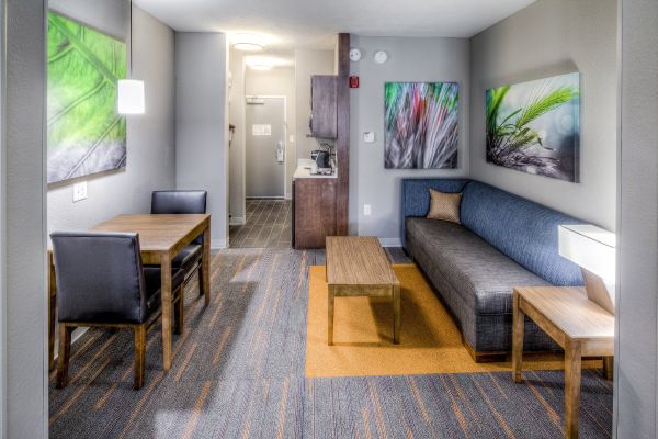 Holiday Inn Express & Suites Cleveland West - Westlake By Ihg - Avon, OH
