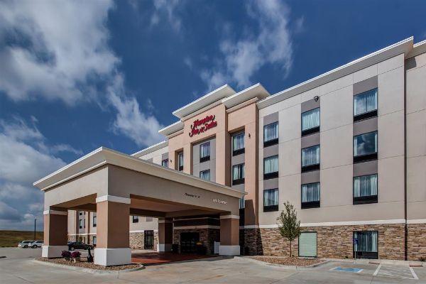 Hampton Inn & Suites Wichita/airport - Wichita, KS
