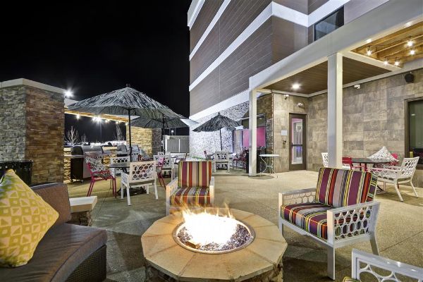 Home2 Suites By Hilton - Kansas City Airport - Parkville, MO