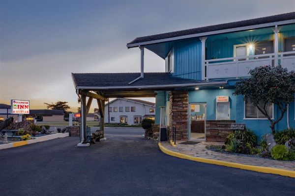 A Days Inn By Wyndham Oceanside Inn & Suites - Fort Bragg, CA