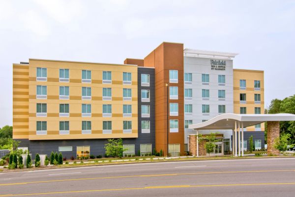 Fairfield Inn And Suites By Marriott Nashville Airport - Nashville, TN