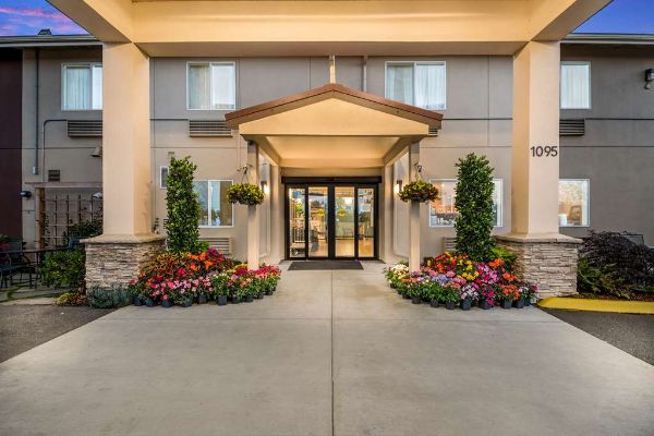Red Lion Inn And Suites Sequim - Sequim, WA