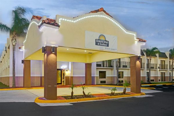 Days Inn & Suites By Wyndham Tampa/fairground/casino Area - Riverview, FL