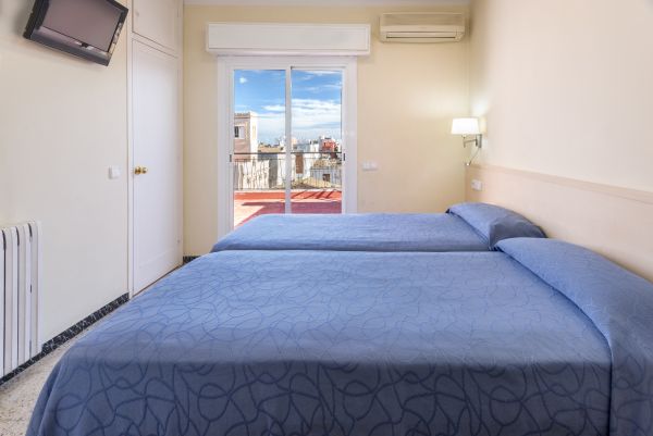 Solimar Hostal - Badalona