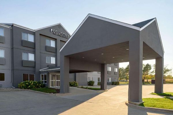Country Inn & Suites By Radisson Brookings Sd - Brookings, SD