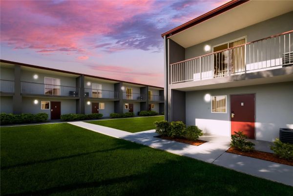 Quality Suites Wildwood - The Villages - The Villages, FL