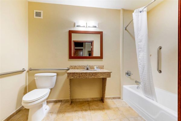 Comfort Inn & Suites Michigan City South - New Buffalo, MI