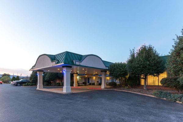 Days Inn By Wyndham Luray Shenandoah - Luray, VA