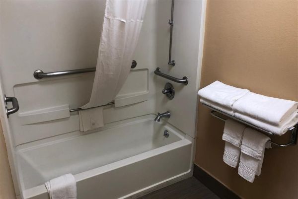 Days Inn By Wyndham Columbus - コロンバス, MS