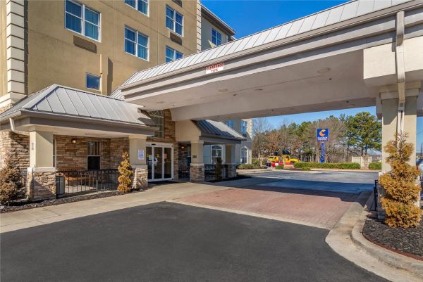 Comfort Inn & Suites Near Six Flags - Douglasville, GA