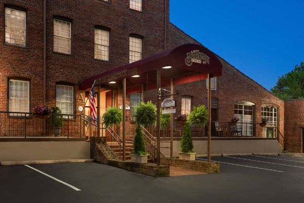 Trademark Collection By Wyndham The Historic Brookstown Inn - Winston-Salem, NC