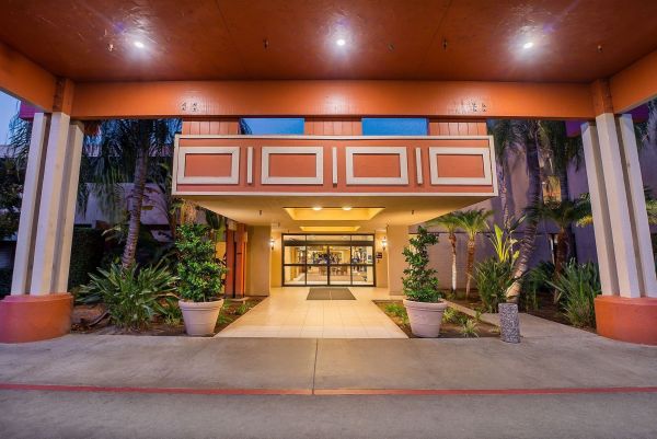Piccadilly Inn Airport - Clovis, CA