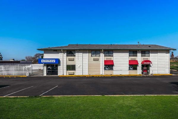 Americas Best Value Inn Lincoln Airport - Lincoln, NE