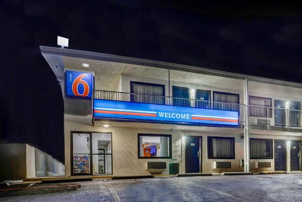 Motel 6 Denton - Denton, TX