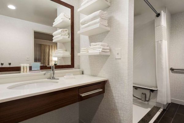 Hampton Inn Lincoln Airport - 링컨