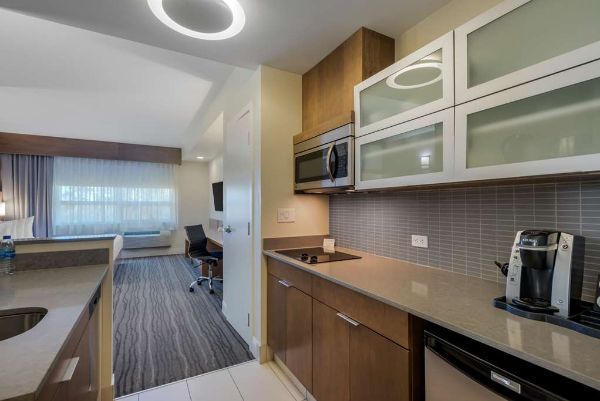 Best Western Plus Sawridge Suites - Fort McMurray