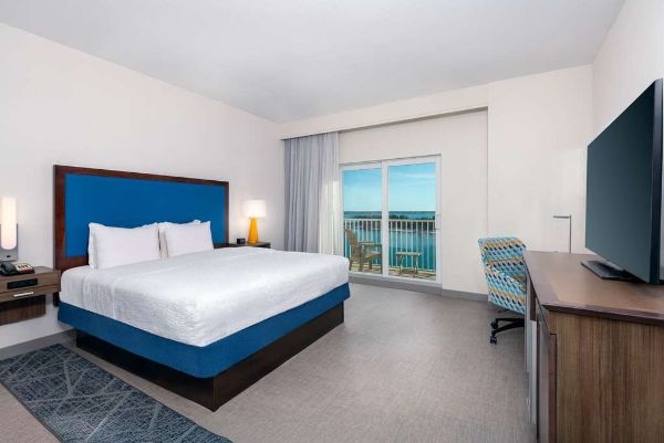 Hampton Inn & Suites Clearwater Beach - Dunedin, FL