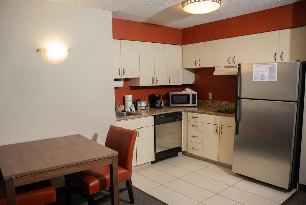 Hawthorn Suites By Wyndham Erie - Erie, PA