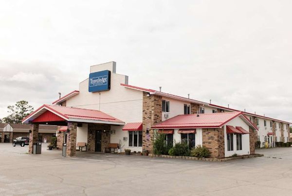 Travelodge By Wyndham Escanaba - Escanaba, MI