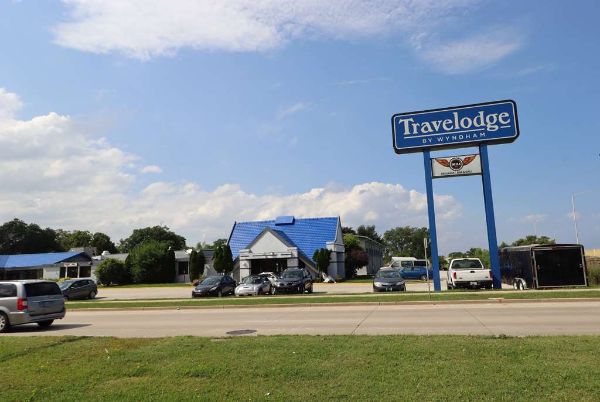 Travelodge By Wyndham Milwaukee - Milwaukee, WI