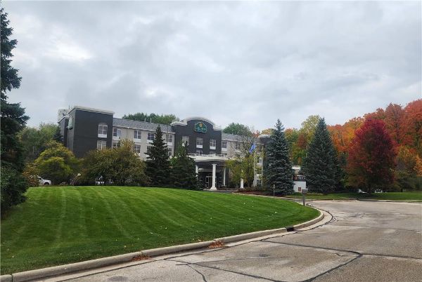 La Quinta Inn & Suites By Wyndham Milwaukee Sw New Berlin - Waukesha, WI