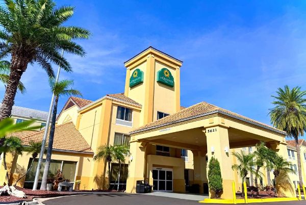 La Quinta Inn & Suites By Wyndham Orlando Universal Area - Orlando, FL
