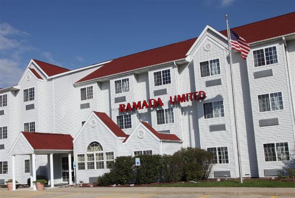 Ramada Limited Bloomington - Bloomington, IL
