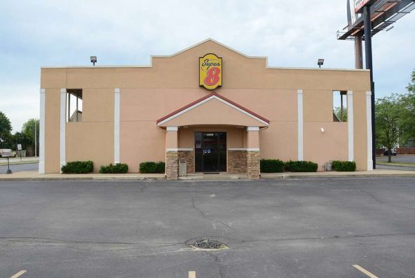 Super 8 By Wyndham Lafayette / Purdue Area - Lafayette, IN