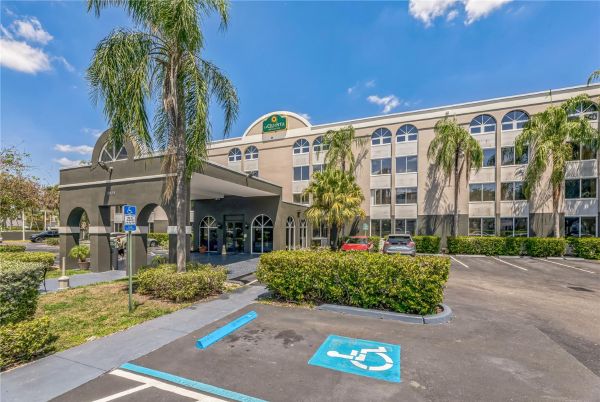 La Quinta Inn & Suites By Wyndham Miami Lakes - Miramar, FL