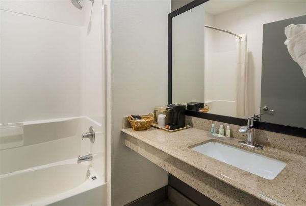 Quality Inn & Suites Waco North - Waco, TX