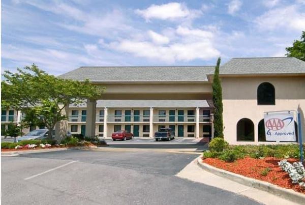 Days Inn By Wyndham Lexington/columbia - Lexington, SC