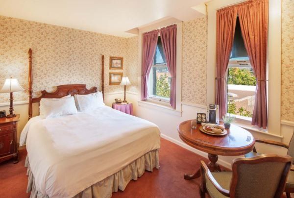 Hotel La Rose - Santa Rosa, CA