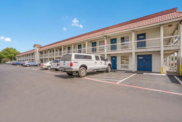 Motel 6 Dallas-market Ctr - 어빙