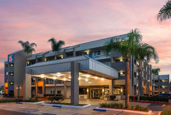 Motel 6 Anaheim Maingate - アーバイン, CA