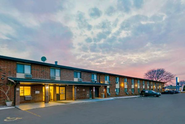 Motel 6 Oak Creek Wi - ミルウォーキー, WI