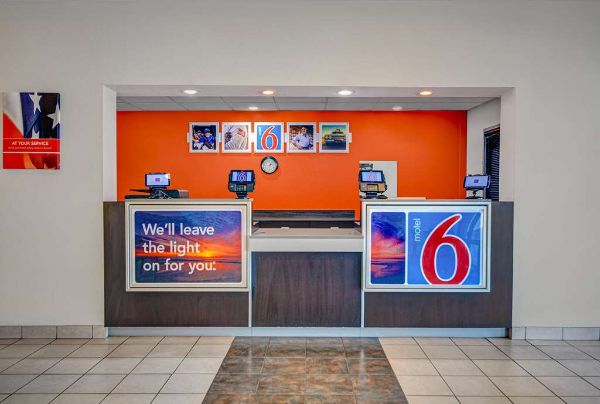 Motel 6 Tallahassee - Downtown - Tallahassee, FL