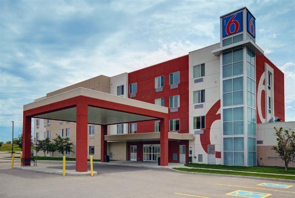 Motel 6 Airdrie Ab - Airdrie